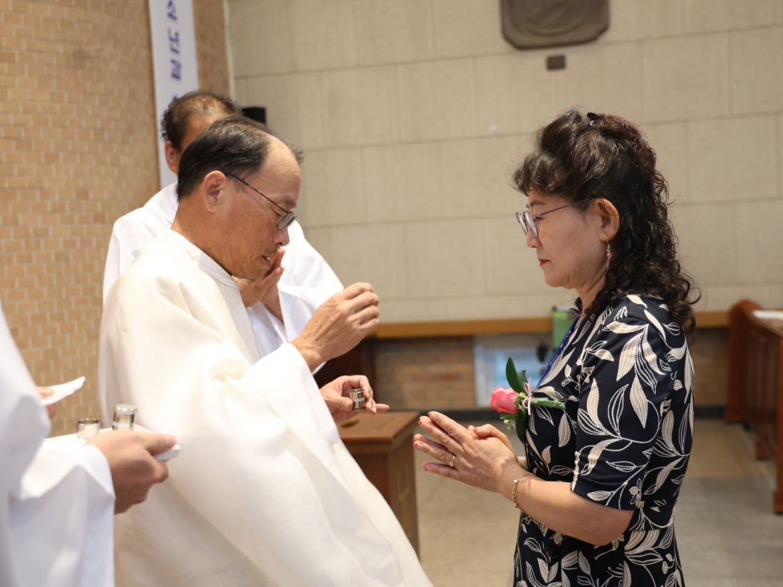 성모승천대축일 세례식 및 첫영성체5.jpg